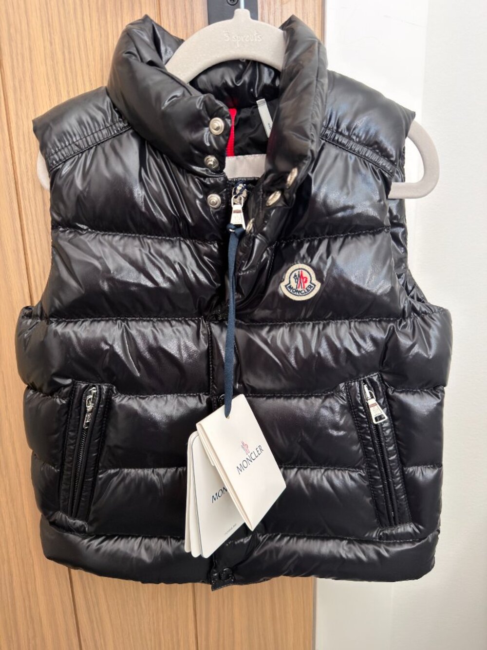 NWT Moncler Kids Tib Down Vest Black Size 4Y Boys
